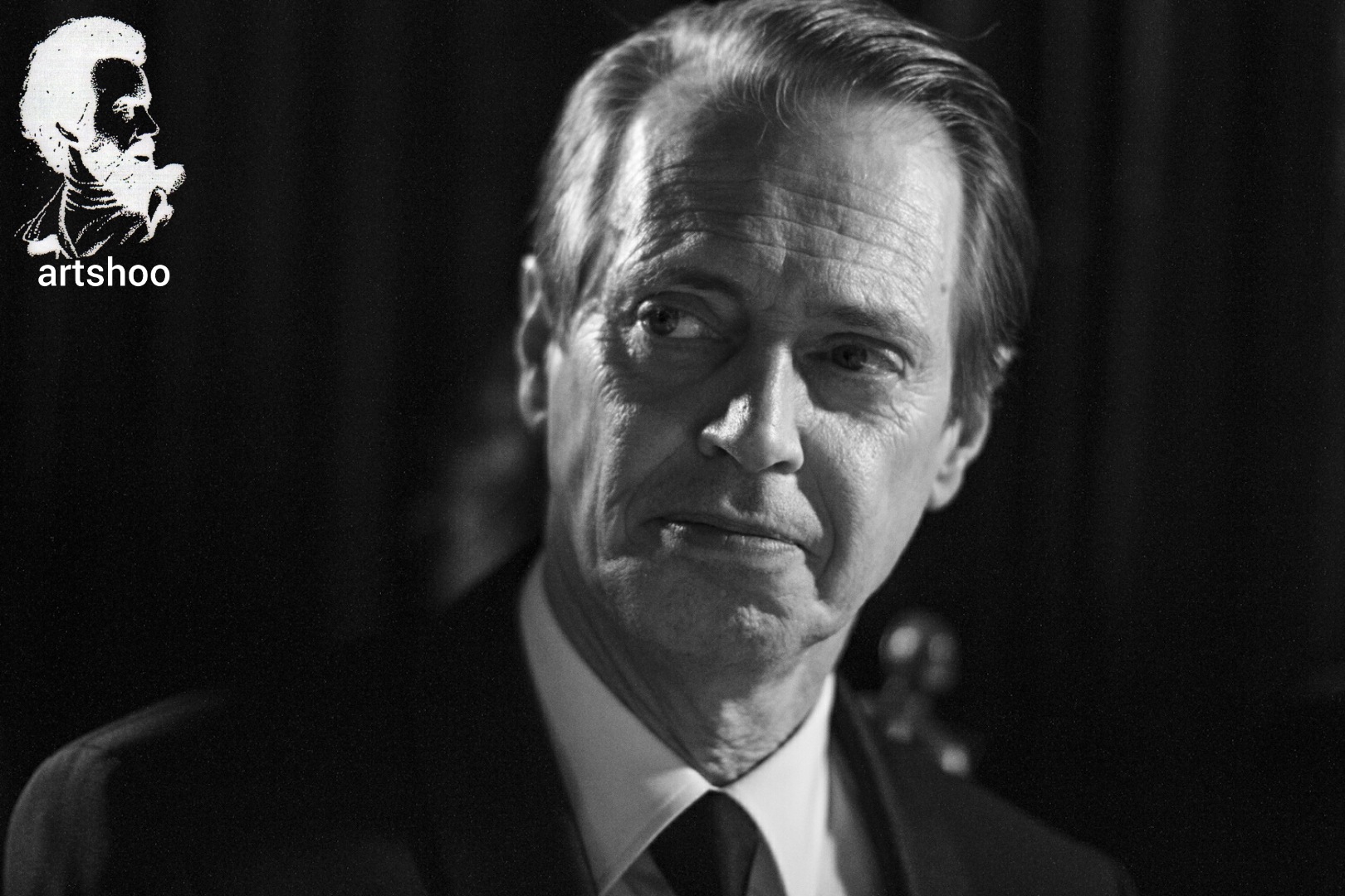 مدل پرتره سیاه قلم